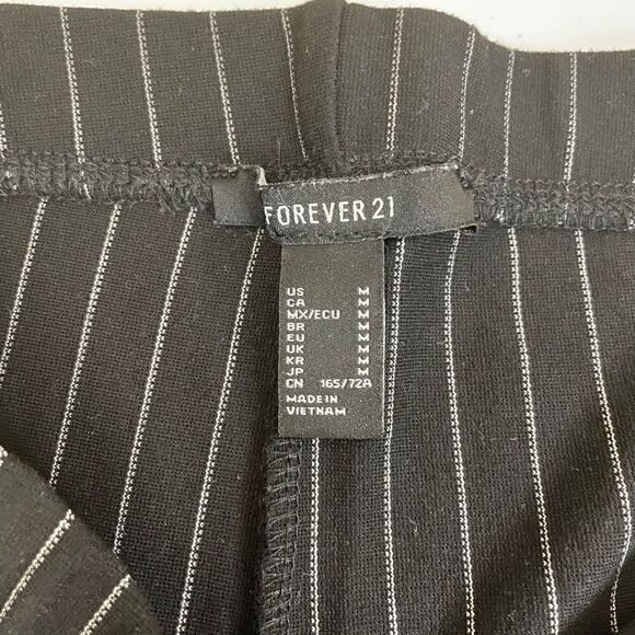 Forever 21| Skinny| Pin striped| Medium| Cotton| Has Stretch - Picture 5 of 8